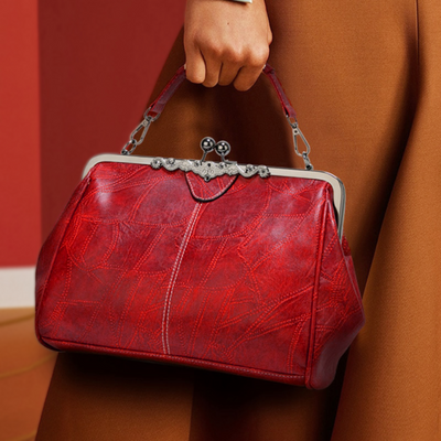 Vintage Kiss-Lock Handbag |