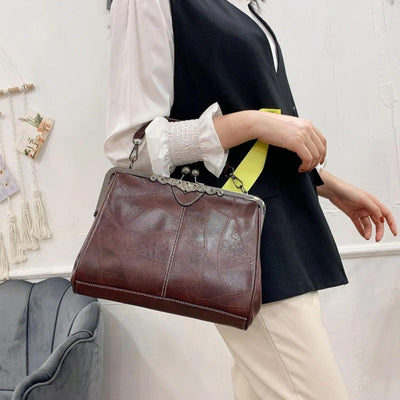 Vintage Kiss-Lock Handbag |